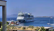 Bodrum limanına üç dev gemiyle binlerce turist akın etti