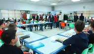 Vali Makas gençlerin yaz tatili mesaisine ortak oldu