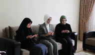 Bakan Göktaş şehit annesini evinde ziyaret etti