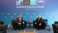 Bakan Güler NATO zirvesinde savunma trafiğini artırdı