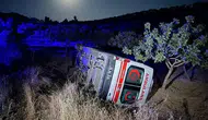 Pervari yolunda ambulans şarampole uçtu