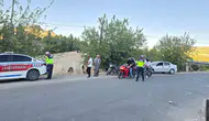 Çermik yolunda jandarma ekipleri sıkı denetim başlattı