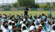 Sivaslı çocuklar sahada profesyonel futbol eğitimi alıyor