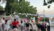 Şehzadeler’de kadınlar şalvarlarını giyip meydanı doldurdu