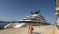 Bodrum limanı bugün iki dev gemiyi ağırlıyor