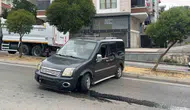 Samsun'da kontrolden çıkan araç iki metre yükseklikten yola çakıldı