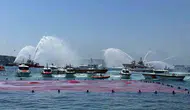 Denizlerdeki 100 yıllık bağımsızlığımızı İstanbul Boğazı’nda kutladık