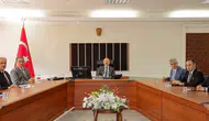 Aydın Valisi Varol ilçe kaymakamlarıyla hizmet masasına oturdu