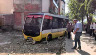 İnegöl'de minibüs dehşeti kaldırım boş olunca facia önlendi