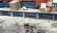 Samsun'da bir kargo kolisi aniden alev aldı