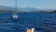 Dalaman açıklarında sürüklenen tekne son anda kurtarıldı