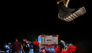 Siirt'te baraj suları yükselince genç çayın ortasında mahsur kaldı
