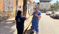 Aydınlı işçiler kavurucu sıcaklarda buz gibi suyla serinliyor