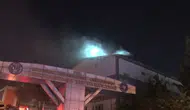 Cerrahpaşa Diş Hekimliği binasının çatısında gece yangın paniği