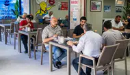Kuşadası'nda uygun fiyatlı yemek noktasına yoğun ilgi