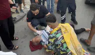 Mersin'de motosikletin çarptığı yaşlı adam ağır yaralandı