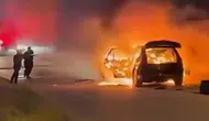 Muş'ta seyir halindeki araç bir anda alev topuna döndü