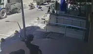 Kuşadası sokaklarında dehşet anları Tartıştığı kişiyi bıçaklayarak öldürdü