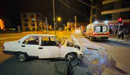 Karaman'da gece yarısı kavşakta otomobiller birbirine girdi