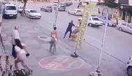 Ankara'da çocukları kurtarmak isteyen yaşlı adamı acımasızca dövdüler