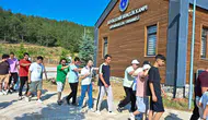 Bursa'da görme engelli gençler doğayla buluştu