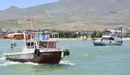 Van Gölü’nde balıkların zorlu göç yolculuğuna polis koruması