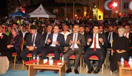 Hakkarililer demokrasi nöbetinde meydanları doldurdu