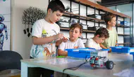 Efelerli gençler dijital dünyanın kodlarını ücretsiz çözüyor