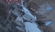 Kahramanmaraş'ta yolda oluşan çukur beton mikserini devirdi
