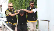 Adana'da dehşet Birlikte yaşadığı kadını çekiçle yaralayıp boğazından bıçakladı