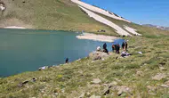 Vanlılar serinlemek için 3 bin 200 metreye tırmanıyor