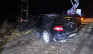 Uzunköprü'de alkollü sürücü direğe çarptı