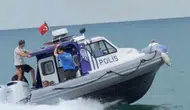 Samsun'da dalgalara kapılan yüzücü deniz polisi tarafından kurtarıldı