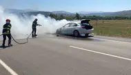 Osmaniye’de trafikte seyreden otomobil aniden alev aldı