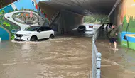 İzmit'te sağanak yağış trafiği kilitledi