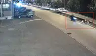 Düzce’de motosikletin yola çıkan hayvana çarpma anı kamerada