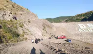 Giresun'da virajı alamayan otomobil dereye uçtu 3 ölü