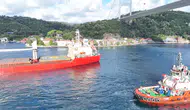 İstanbul Boğazı'nda kargo gemisi arızası trafiği durdurdu