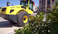 Şırnak Belediyesi yol çalışmalarını güçlendirmek için yeni silindirini sahaya indirdi