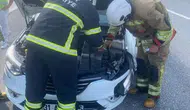 Hatay’da kontrolden çıkan araç bariyerlere çarptı