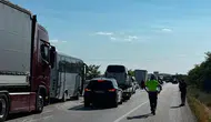 Konya yolunda askeri zırhlı araç devrildi