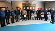 Düzce emniyetinde başarılı polislere ödül töreni