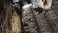 Çınar yolunda otomobil traktöre çarptı