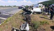 Konya yolunda feci kaza Otomobilin motoru yola fırladı
