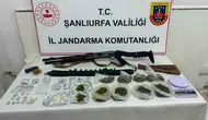 Suruçta jandarma uyuşturucu tacirini silahlarıyla yakaladı