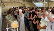 Gölcük'te yeğeni tarafından pala ile öldürülen adam defnedildi