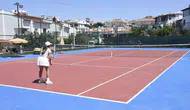Kuşadası teniste yetenek avına çıktı