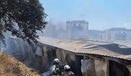Hatay Altınözü’nde işçi yatakhanesi küle döndü