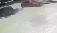 Konya’da kaldırımdaki anne ve kızını taksi hayattan kopardı