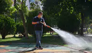 Manisa genelinde zararlılarla kesintisiz ilaçlama seferberliği